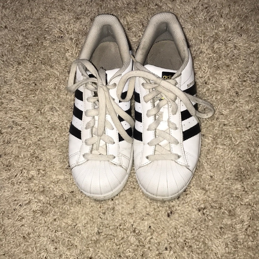 Adidas superstars
